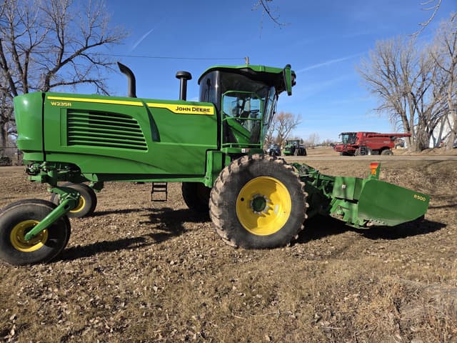 Image of John Deere W235R equipment image 1