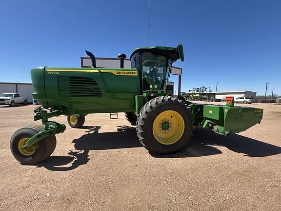 Image of John Deere W235R equipment image 4