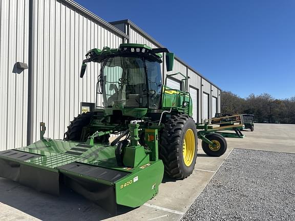 Image of John Deere W235R equipment image 1