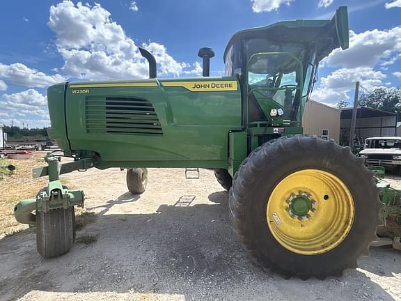 Image of John Deere W235R equipment image 2