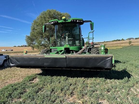 Image of John Deere W235R equipment image 1