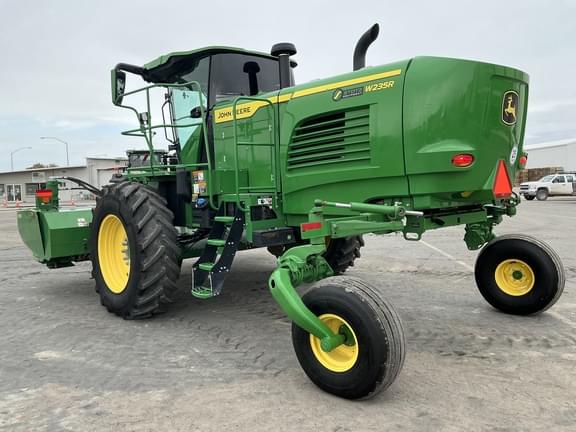 Image of John Deere W235R equipment image 2