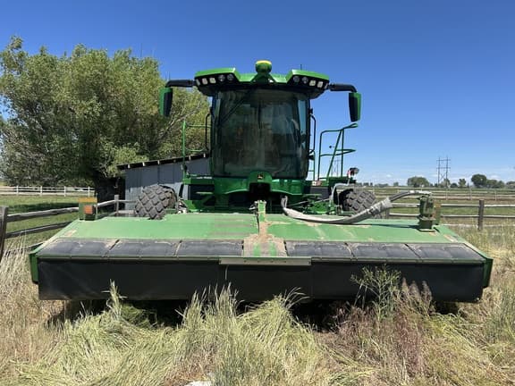 Image of John Deere W235R equipment image 1
