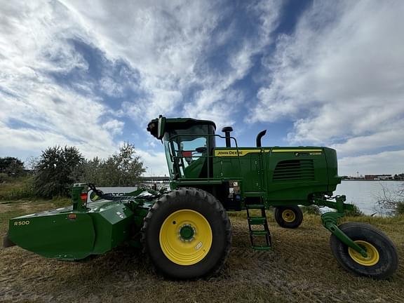 Image of John Deere W235R equipment image 4