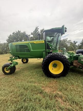 Image of John Deere W235R equipment image 4