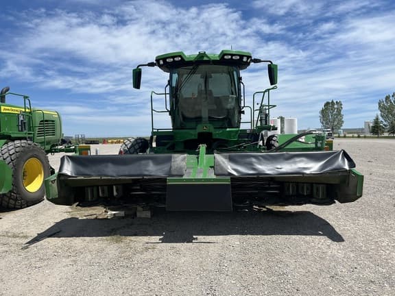 Image of John Deere W235R equipment image 1