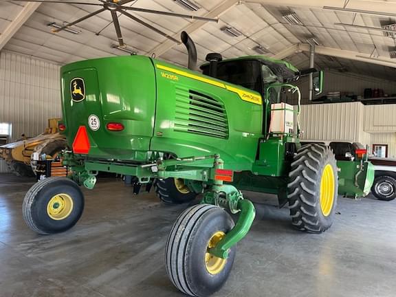 Image of John Deere W235R equipment image 2