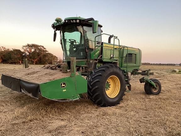 Image of John Deere W235R equipment image 2