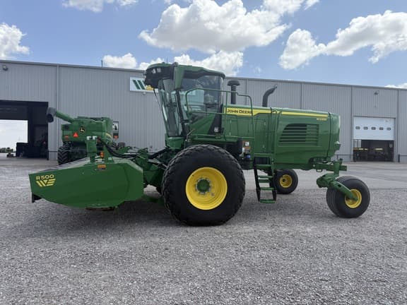 Image of John Deere W235R equipment image 1