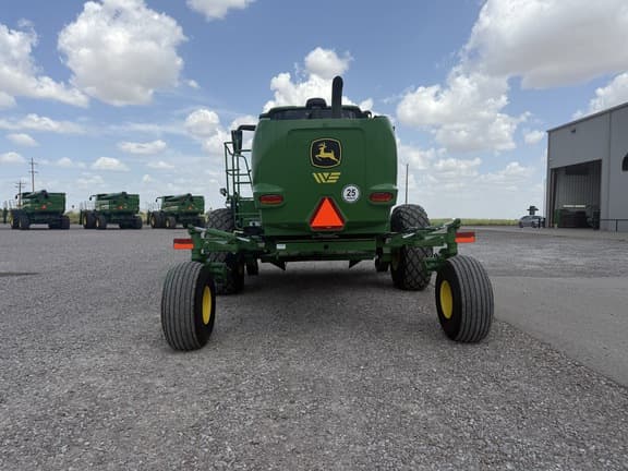 Image of John Deere W235R equipment image 3
