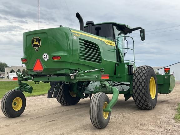 Image of John Deere W235R equipment image 3