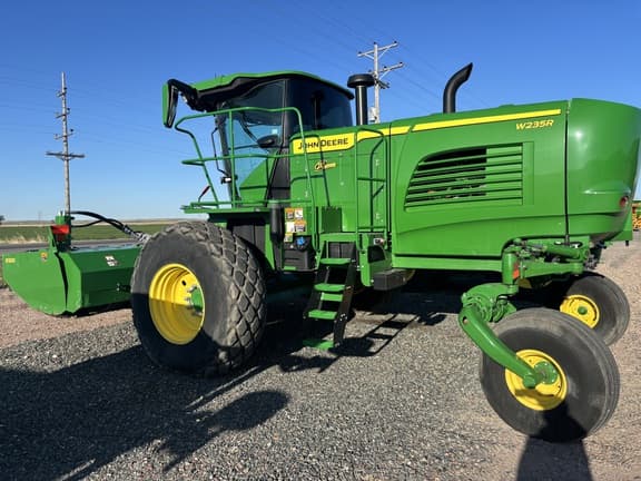 Image of John Deere W235R equipment image 1