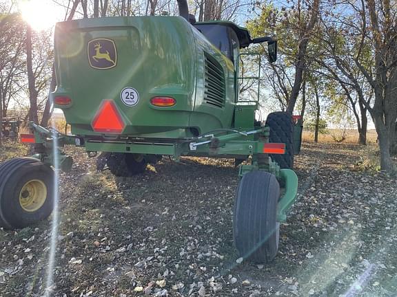 Image of John Deere W235R equipment image 4