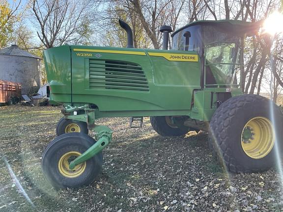 Image of John Deere W235R equipment image 2