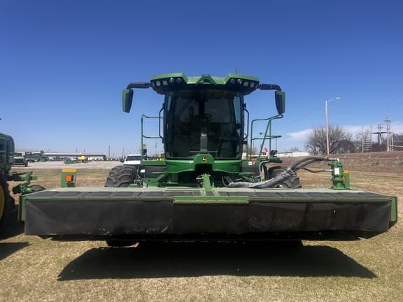 Image of John Deere W235R equipment image 3