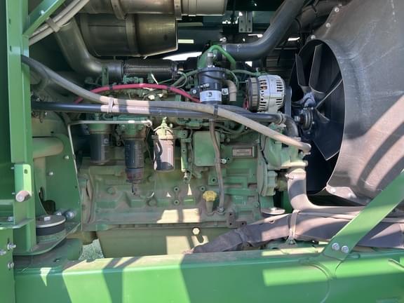 Image of John Deere W235R equipment image 1