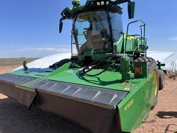 Image of John Deere W235R Primary image