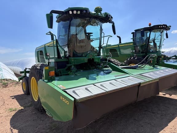 Image of John Deere W235R equipment image 2
