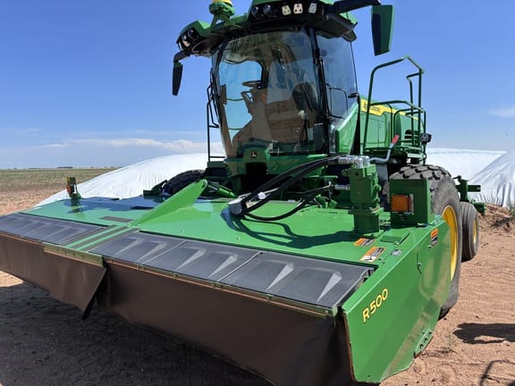 2023 John Deere W235R Equipment Image0
