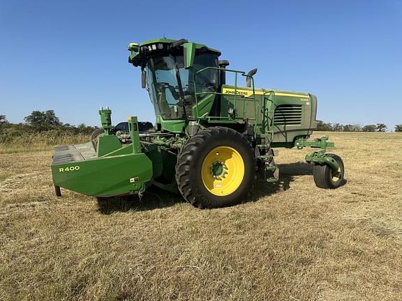 Image of John Deere W235R equipment image 3