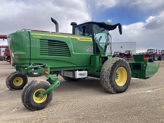 Image of John Deere W235R equipment image 2