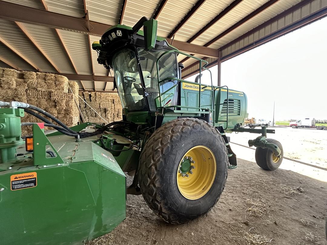 Image of John Deere W235R Primary image