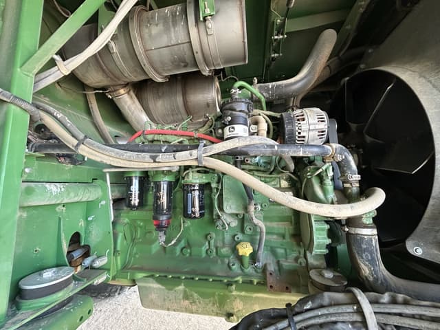 Image of John Deere W235R equipment image 2