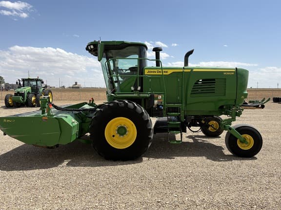 Image of John Deere W260 equipment image 1