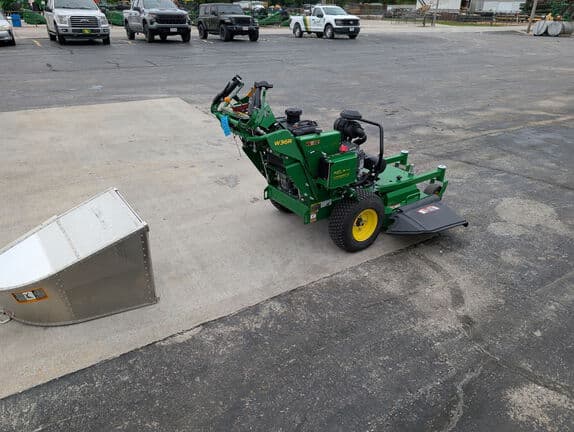 Image of John Deere W36R equipment image 4