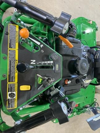 Image of John Deere W61R equipment image 4