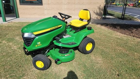 Image of John Deere X330 equipment image 1