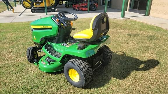 Image of John Deere X330 equipment image 4