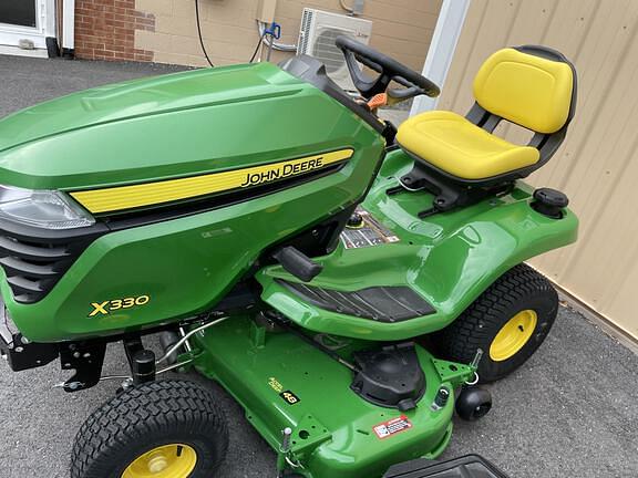 Image of John Deere X330 equipment image 1