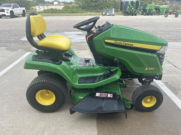 Image of John Deere X330 equipment image 3