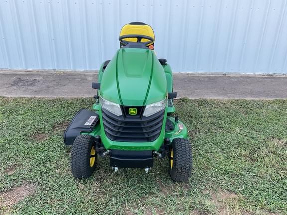 Image of John Deere X330 equipment image 1