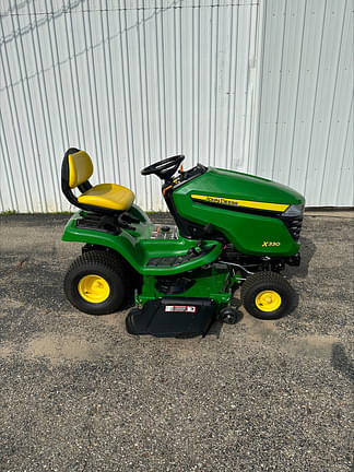 Image of John Deere X330 equipment image 1