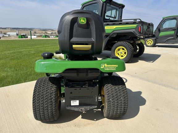Image of John Deere X330 equipment image 2
