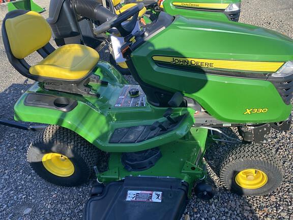 Image of John Deere X330 equipment image 2