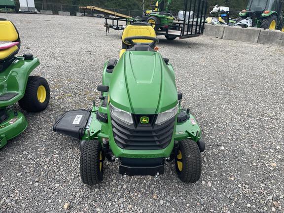 Image of John Deere X330 equipment image 3