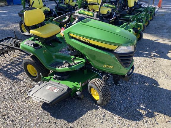 Image of John Deere X330 equipment image 4
