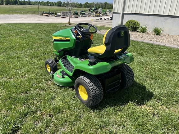 Image of John Deere X330 equipment image 2