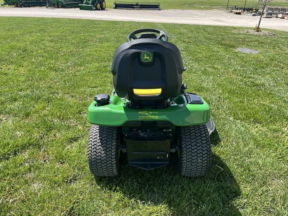 Image of John Deere X330 equipment image 3
