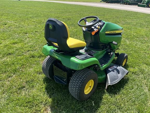 Image of John Deere X330 equipment image 4