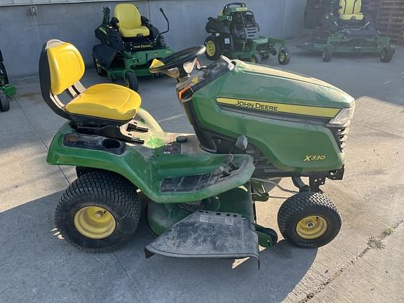 Image of John Deere X330 equipment image 4