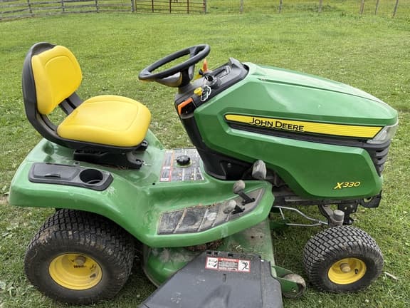 Image of John Deere X330 equipment image 4