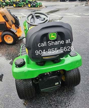 Image of John Deere X330 equipment image 4