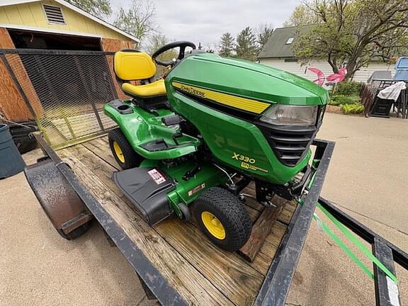 Image of John Deere X330 equipment image 4