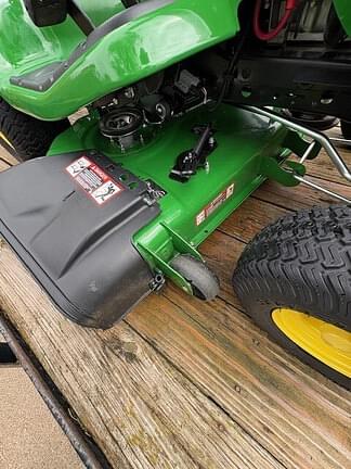 Image of John Deere X330 equipment image 3