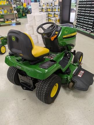 Image of John Deere X330 equipment image 4