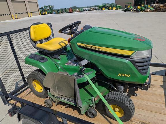 Image of John Deere X330 equipment image 2